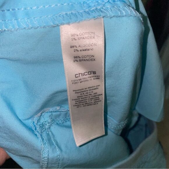 Chico's Size 8 Cargo Capris Poplin Blue Lightweight Pull On - Picture 8 of 8